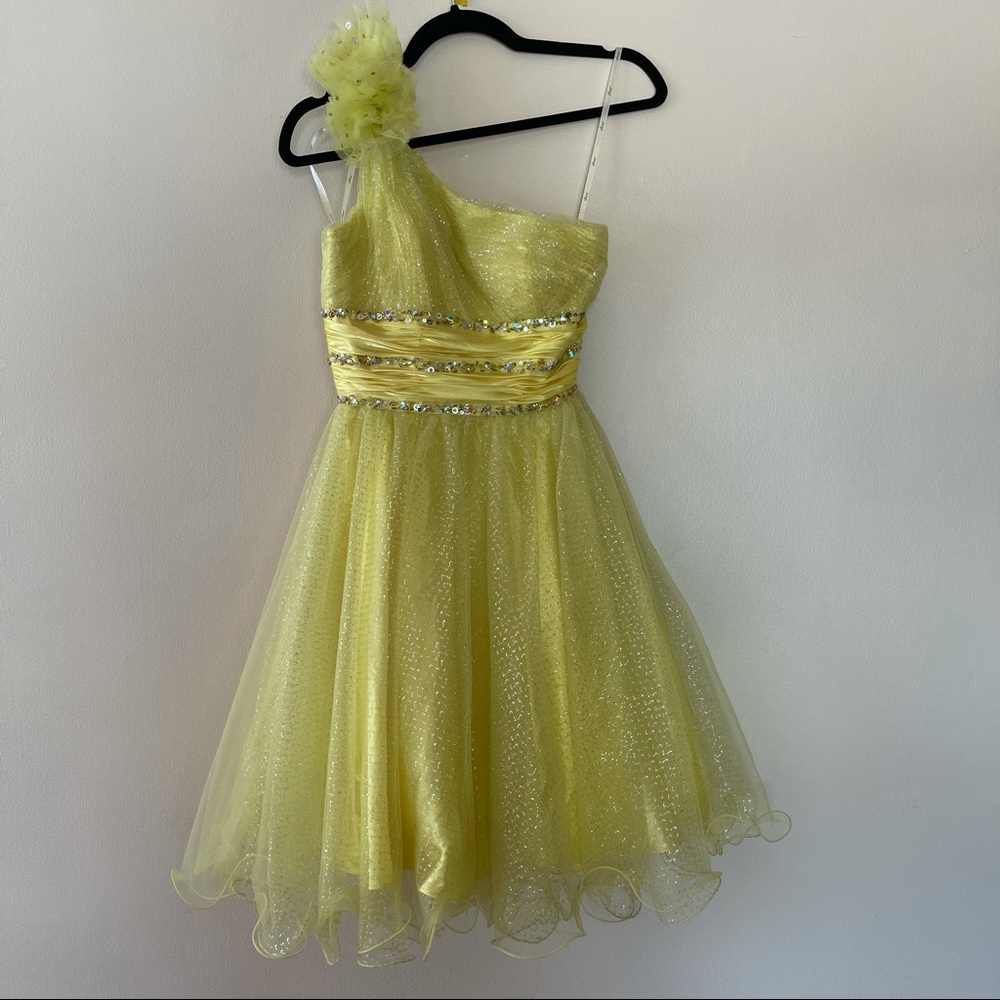One Shoulder Yellow With Sequins Prom Dress